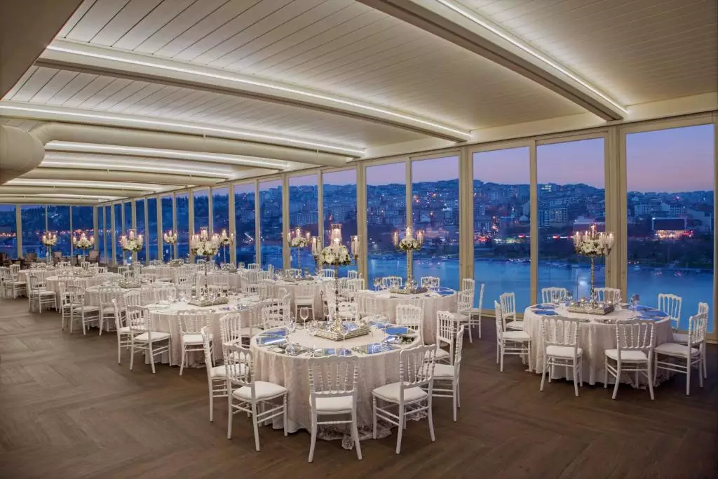 رستوران Lazzoni Hotel Istanbul